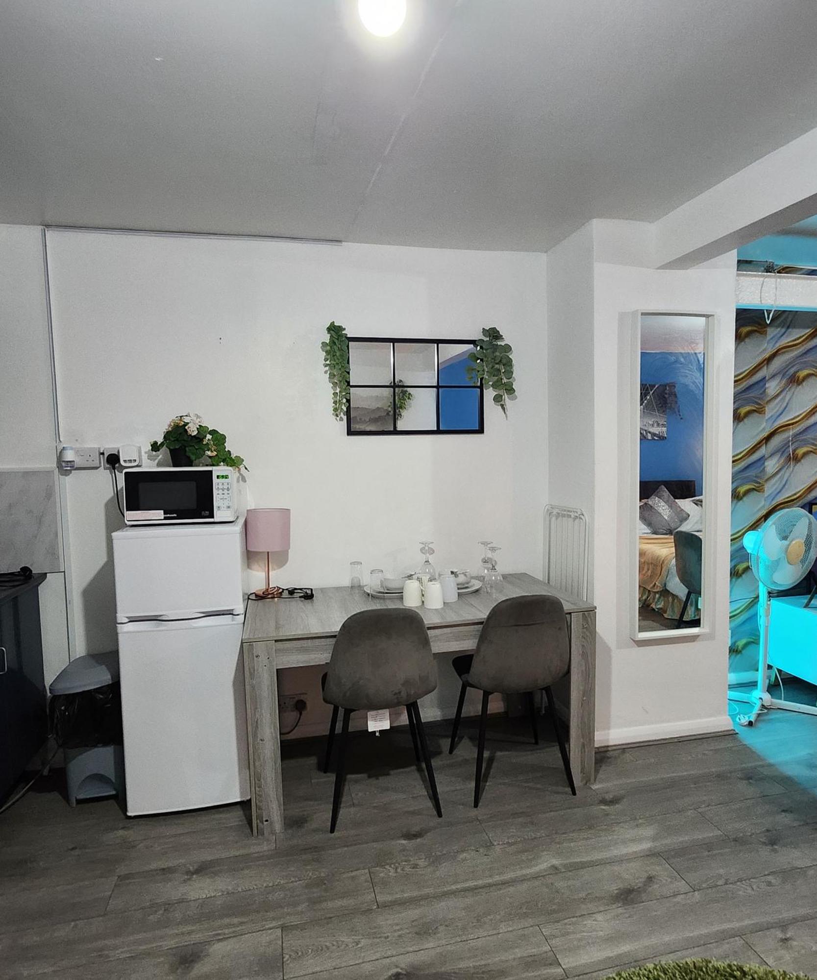 New Deluxe Studio Apt-2 London Luaran gambar
