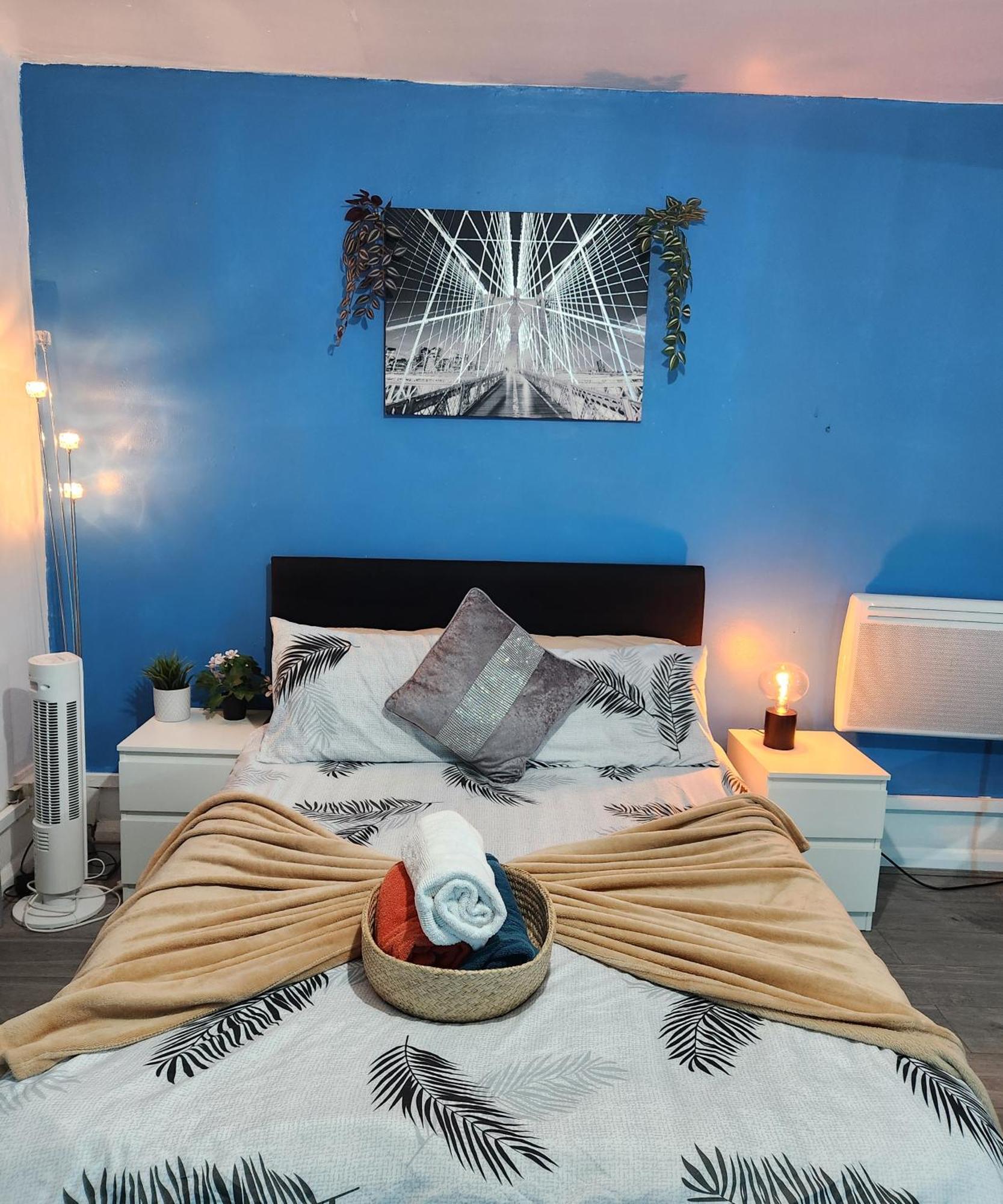 New Deluxe Studio Apt-2 London Luaran gambar